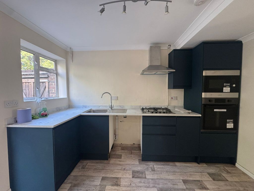 Property photo 1 of 8 3 Bed Terraced House To Rent Hornbeam Road, Hayes Ub4