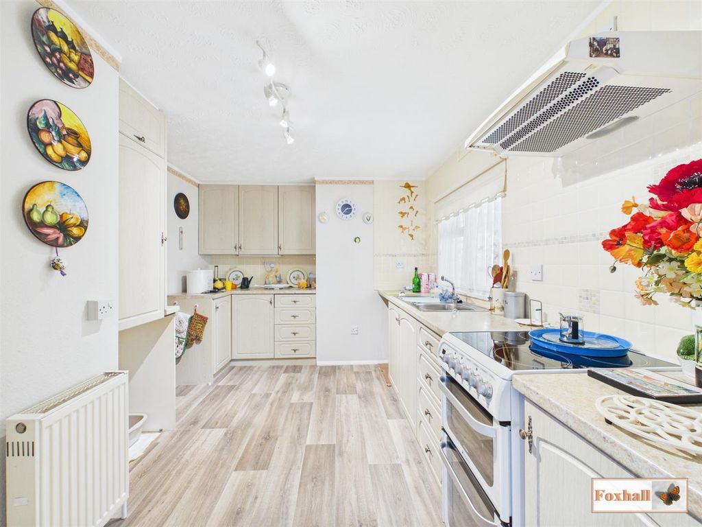 Property photo 2 of 15 Kitchen