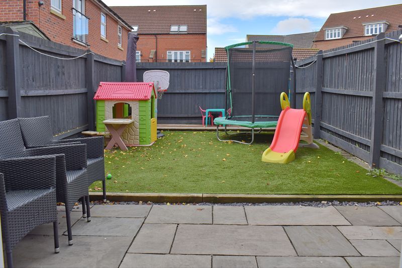 Property photo 2 of 11 Garden