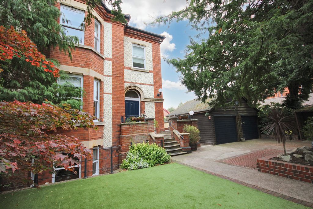 Property photo 1 of 24