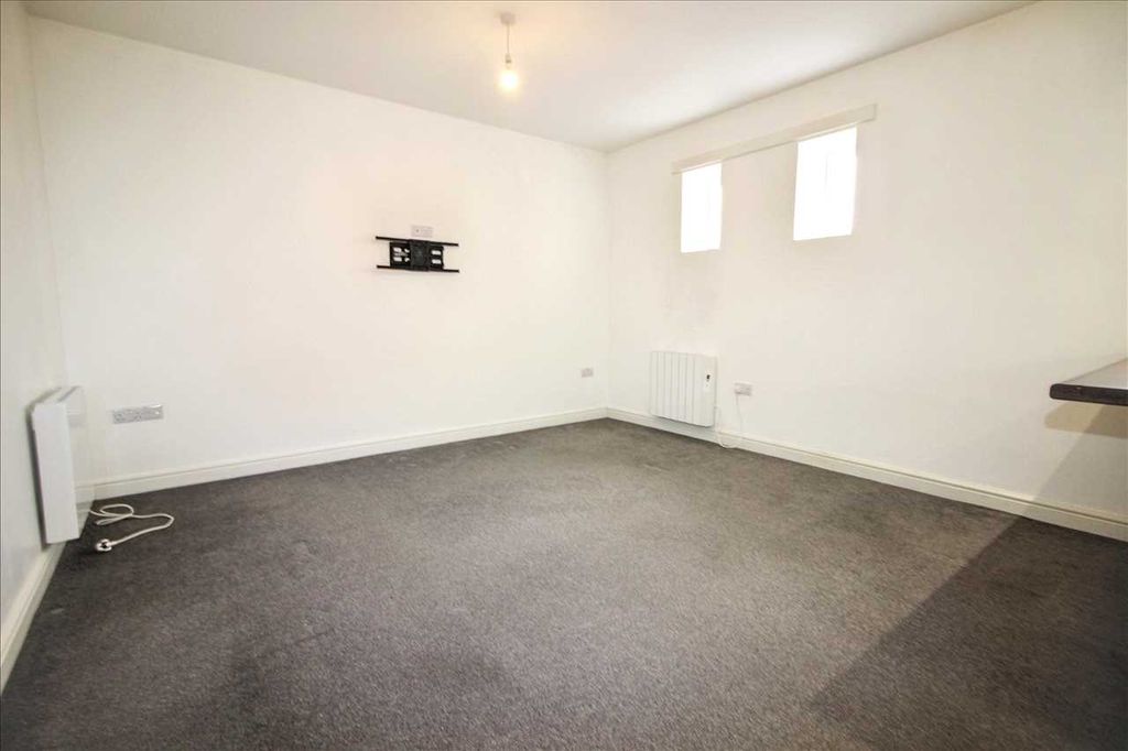 Property photo 2 of 7 Lounge