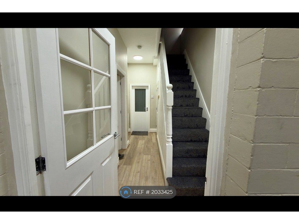 Property photo 3 of 35