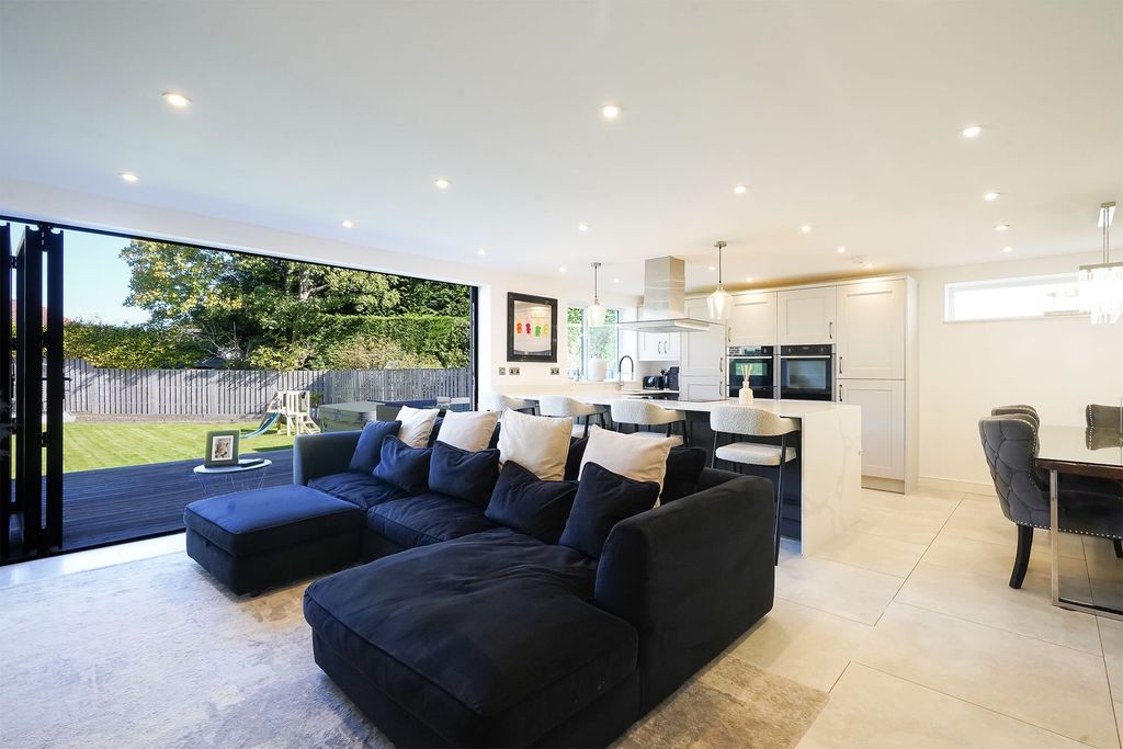 Property photo 3 of 35