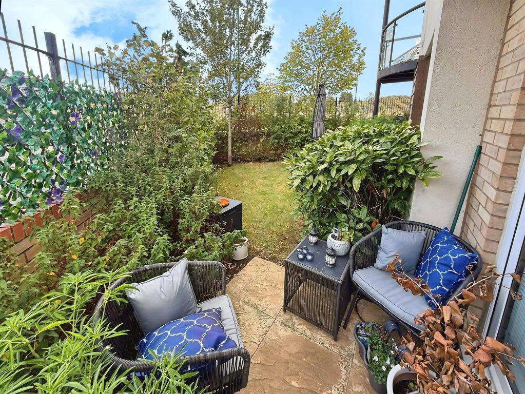 Property photo 3 of 12