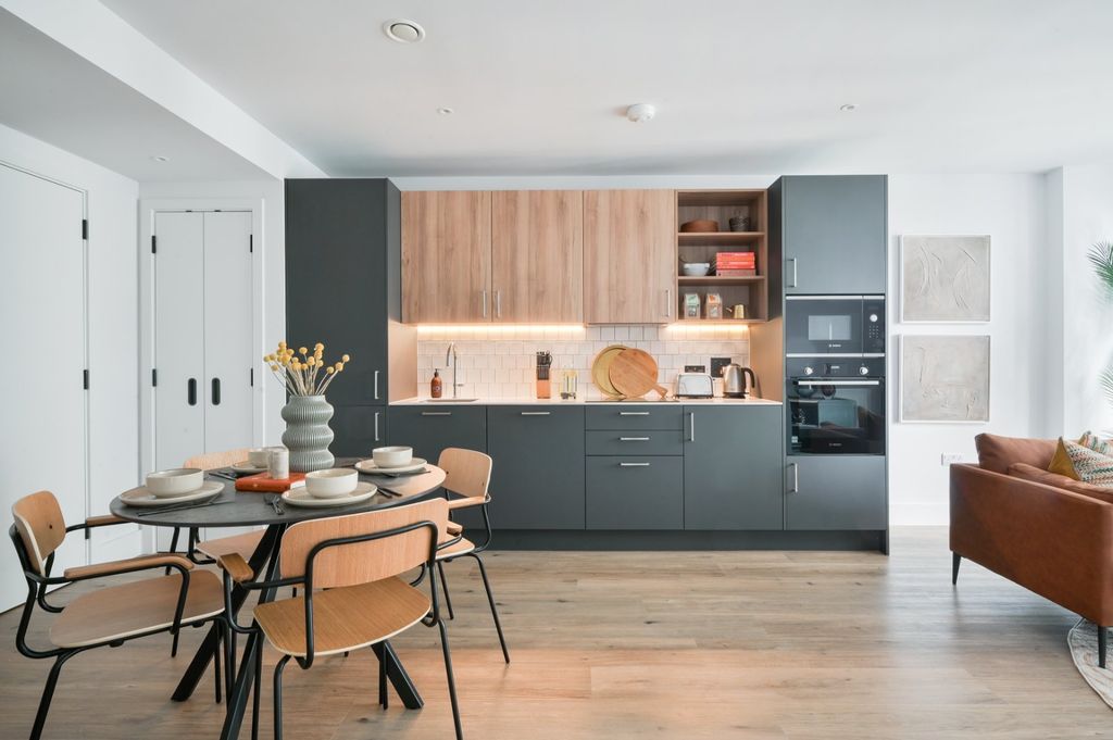 Property photo 2 of 24