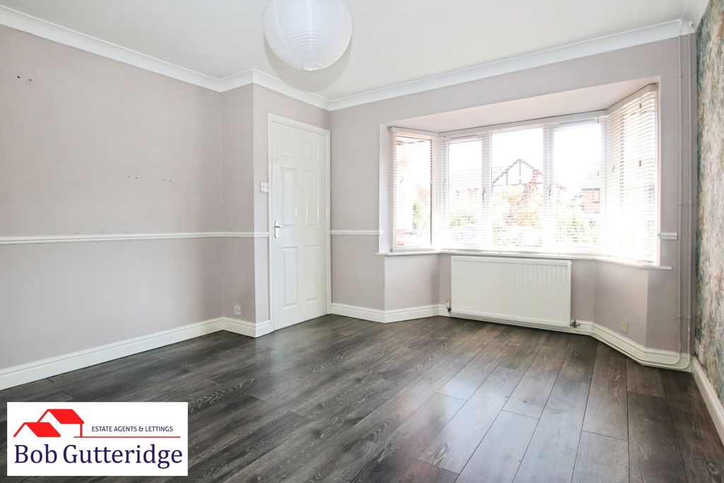 Property photo 3 of 27 Bay-Fronted Lounge