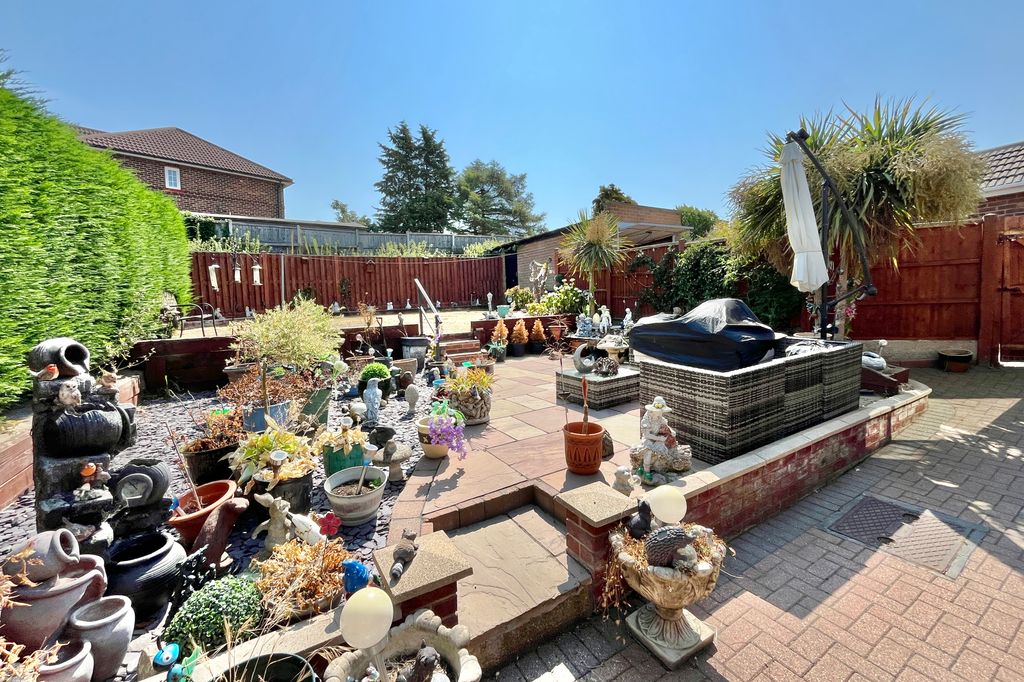 Property photo 2 of 22 17