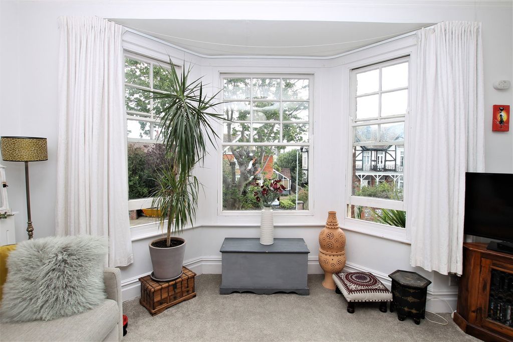 Property photo 3 of 12