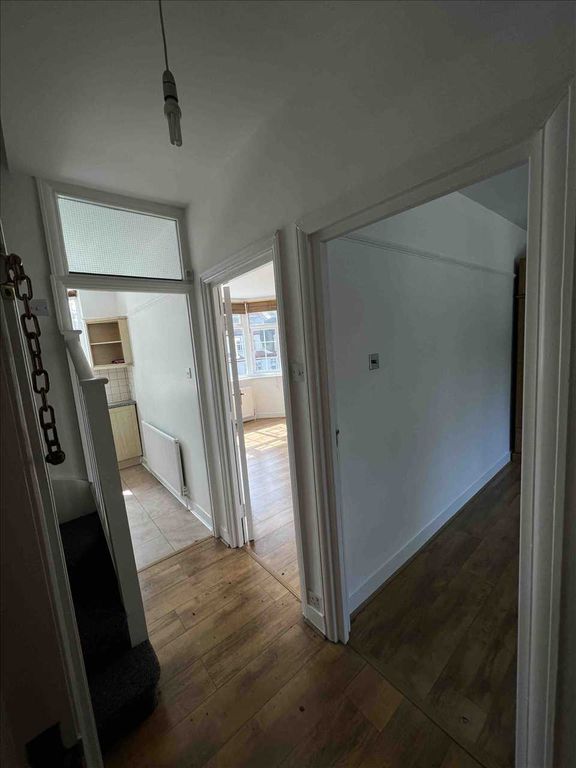 Property photo 3 of 20 Entry Hall P2