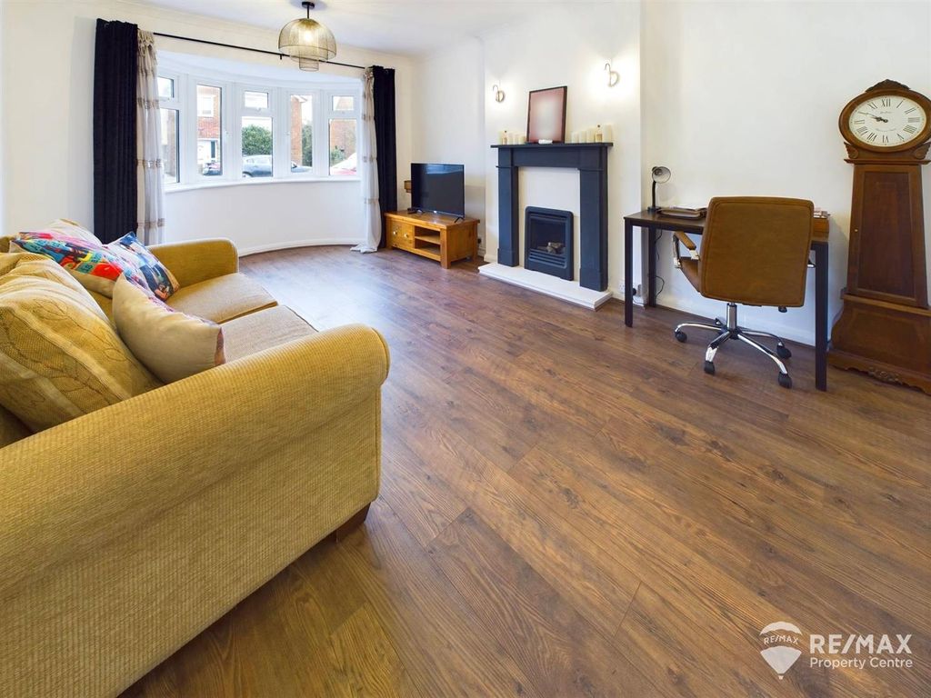 Property photo 3 of 17 Cam02842G0-Pr0138-Still006.Jpg