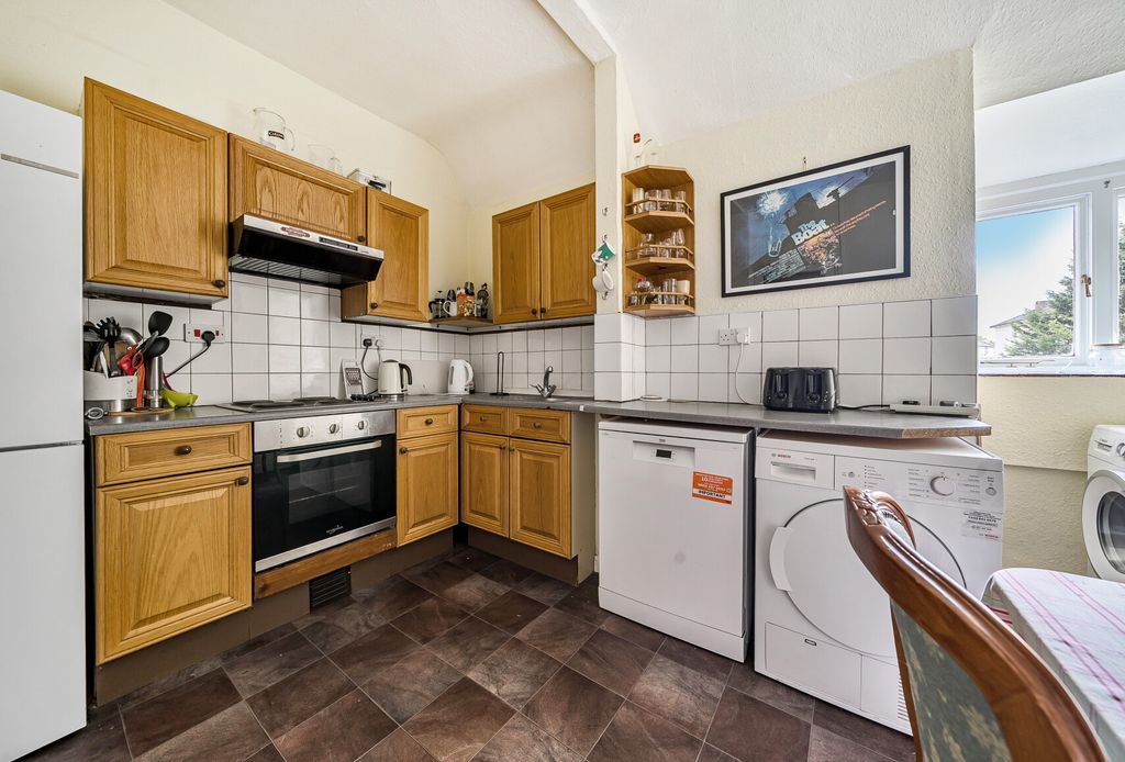 Property photo 3 of 13 1348356-4-68B98F8...