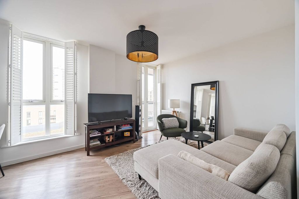 Property photo 2 of 22