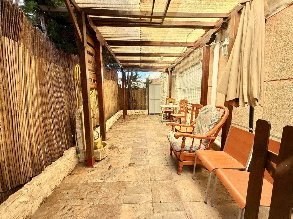 Property photo 3 of 40