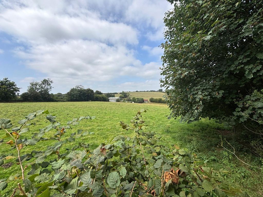 Property photo 2 of 11 Picture No. 13