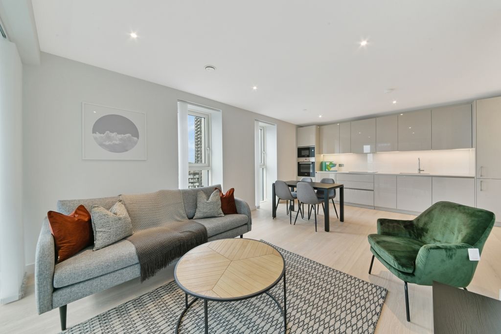 Property photo 3 of 9 Living Area