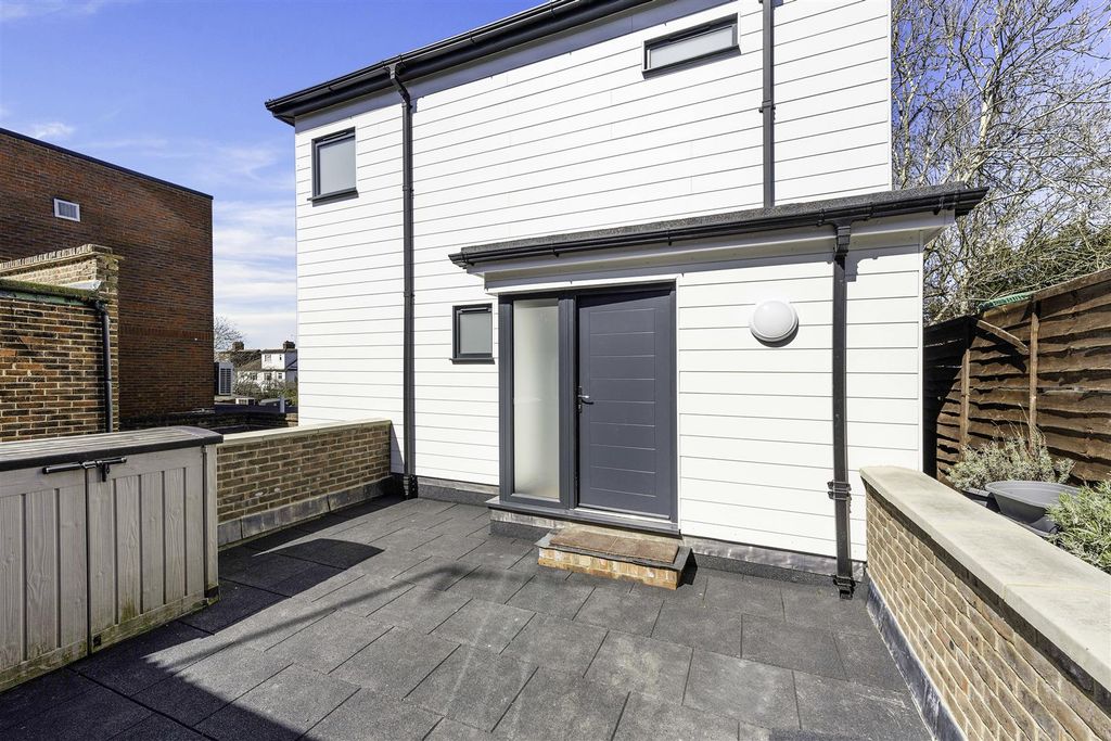 Property photo 1 of 10 High Street, - (1).Jpg