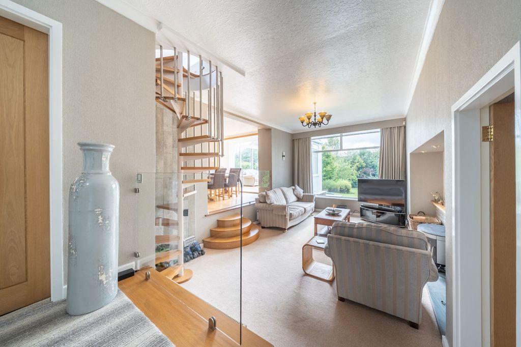 Property photo 3 of 29