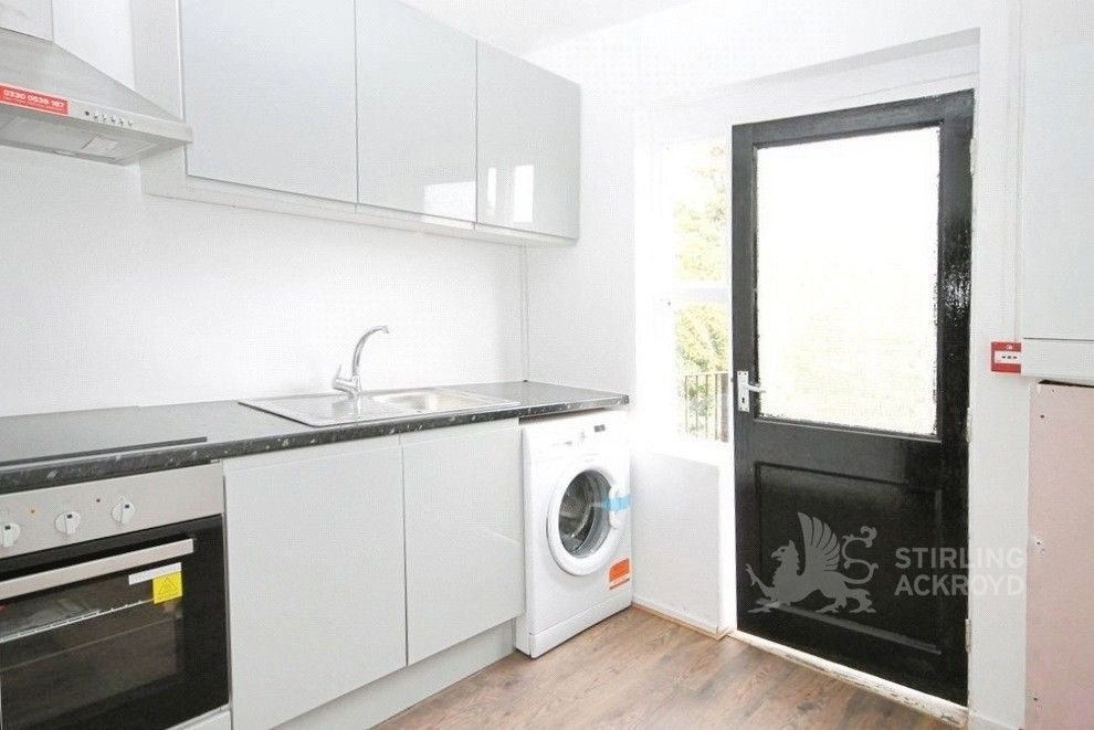 Property photo 3 of 5 Kitchen