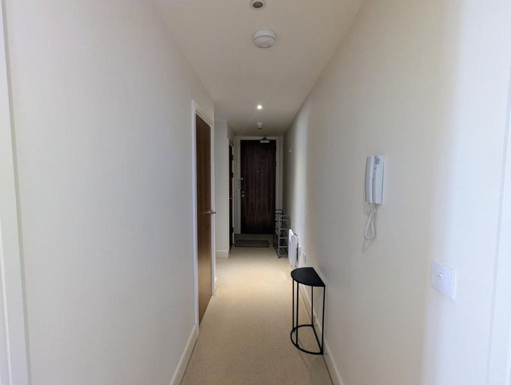 Property photo 2 of 8 Entrance Porch