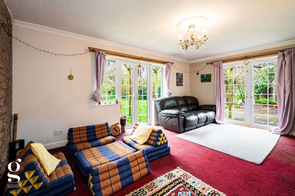 Property photo 3 of 41