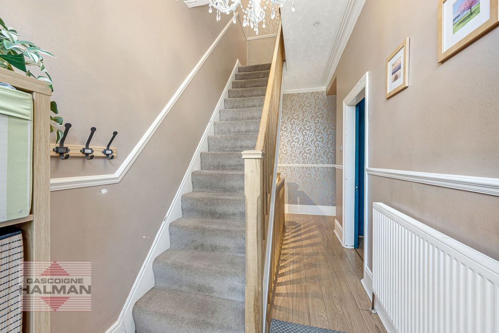 Property photo 2 of 42