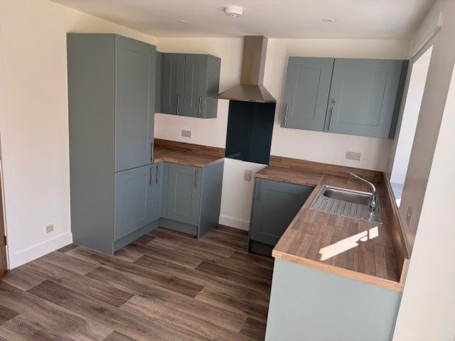 Property photo 2 of 8 Kitchen