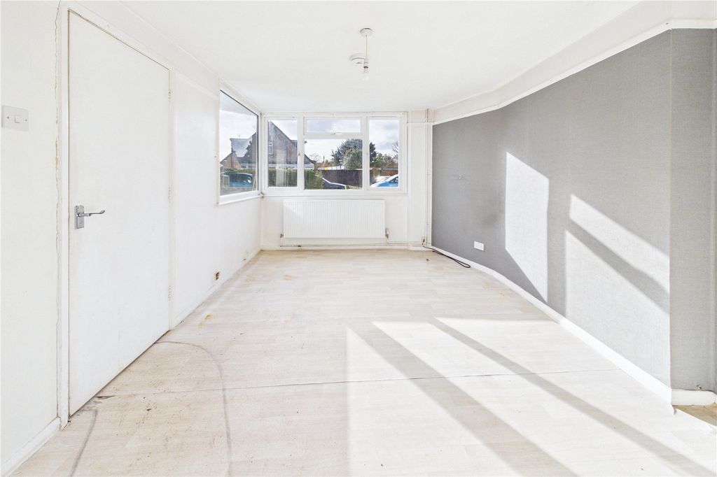 Property photo 3 of 16 Living Room