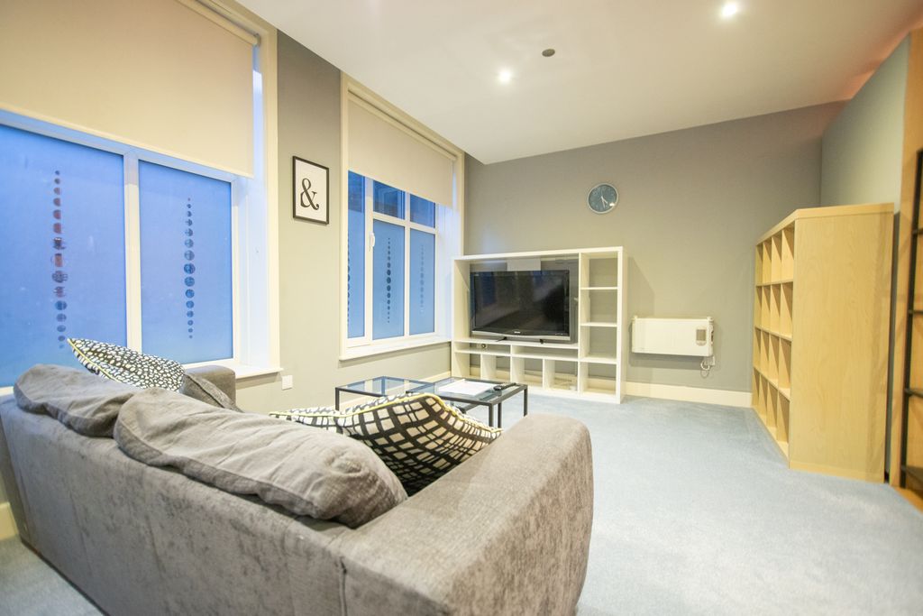 Property photo 3 of 8