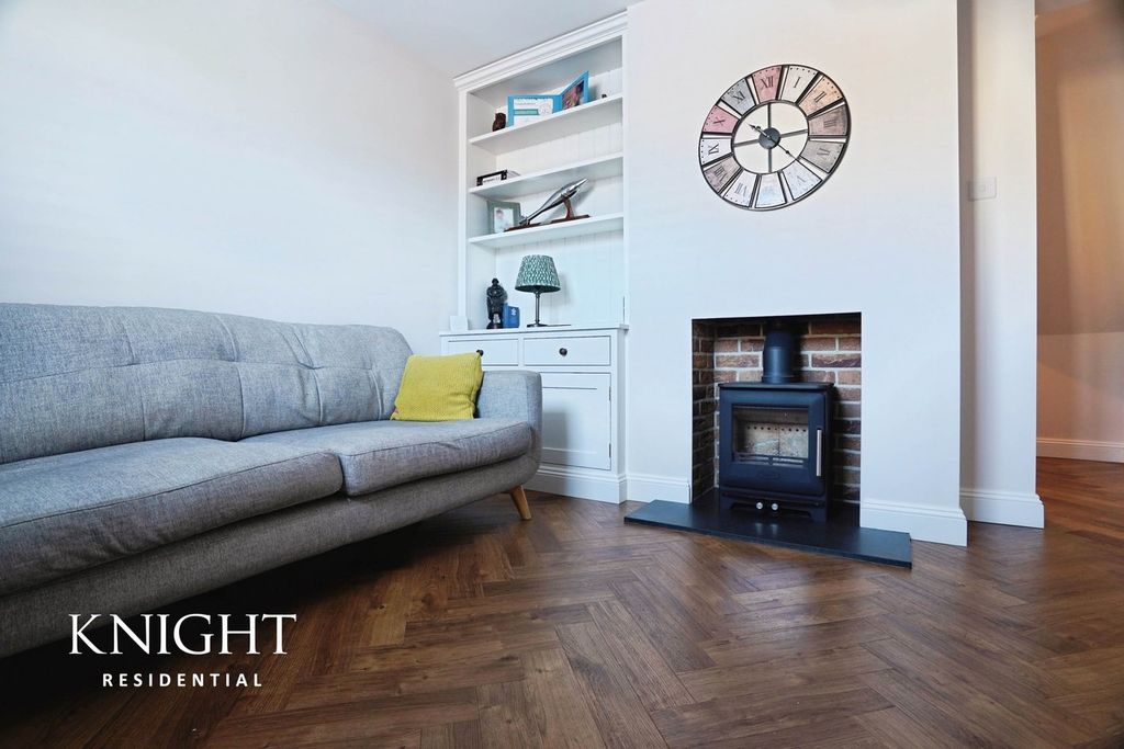 Property photo 3 of 19