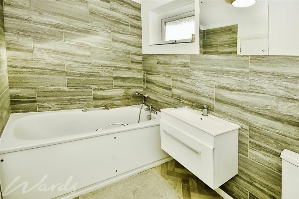 Property photo 2 of 23 Beech Bathroom 1