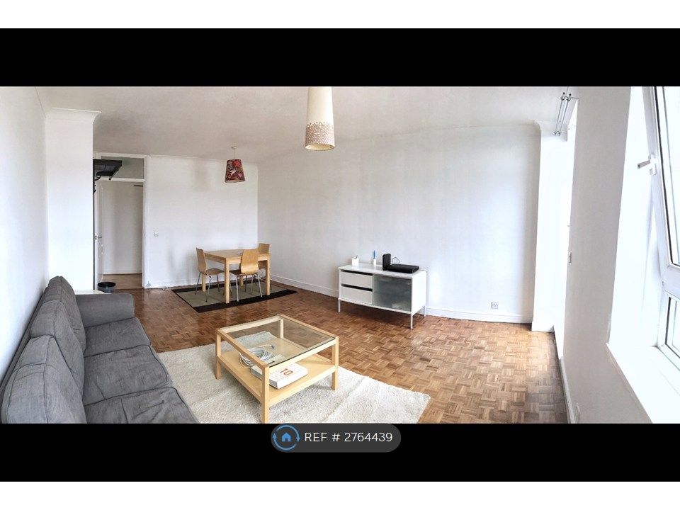 Property photo 2 of 20 Living Room Photo 3