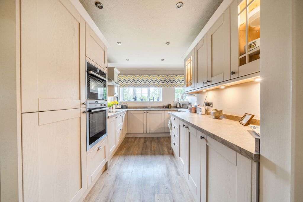 Property photo 2 of 21 1418054-5-69984Fc...