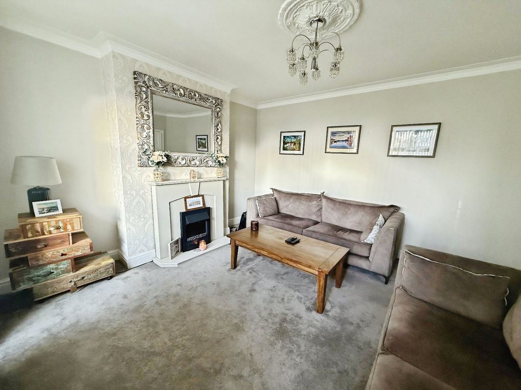 Property photo 3 of 19 Picture No. 32