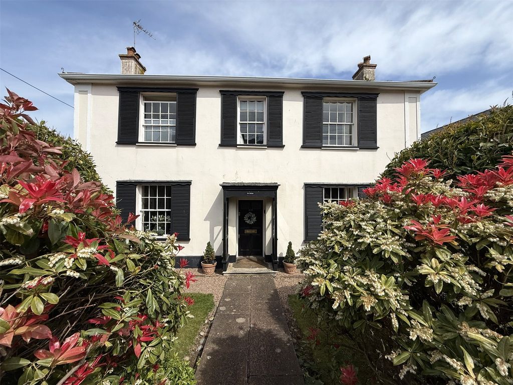 Property photo 1 of 15 Front Aspect