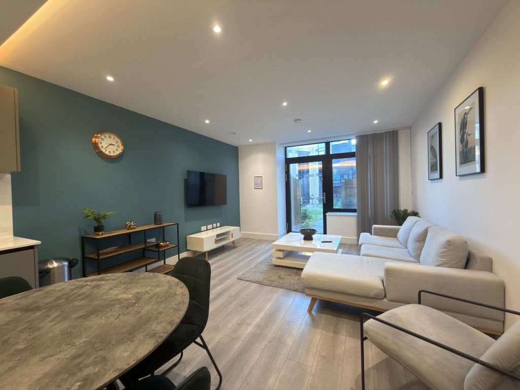 Property photo 1 of 19 Living Room