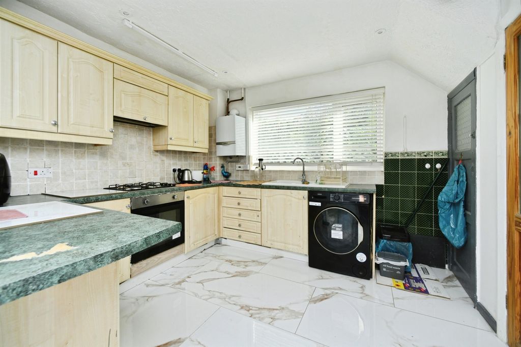 Property photo 3 of 15