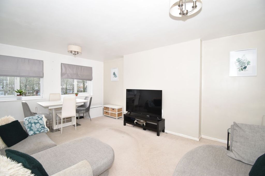 Property photo 3 of 7