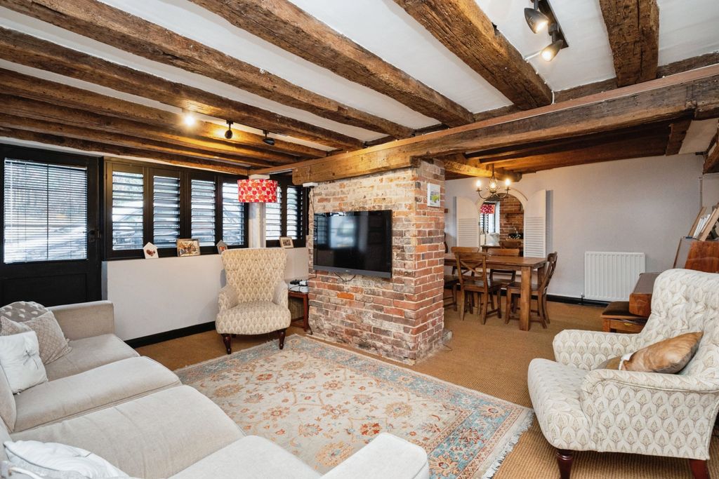 Property photo 3 of 17 Living Room