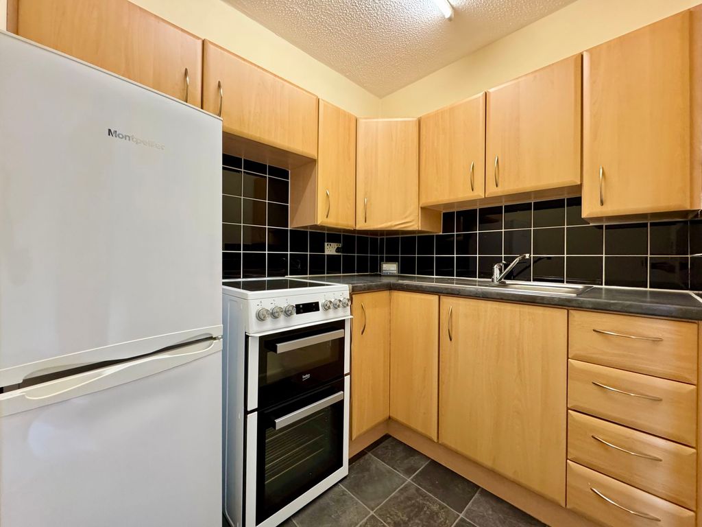 Property photo 2 of 8