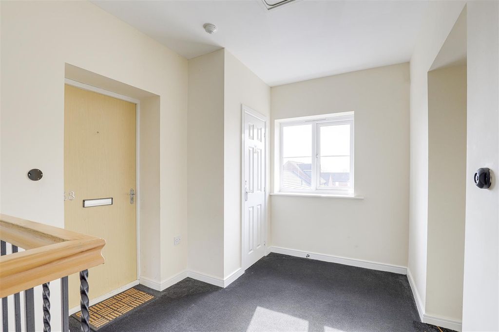 Property photo 2 of 12 33004.Jpg