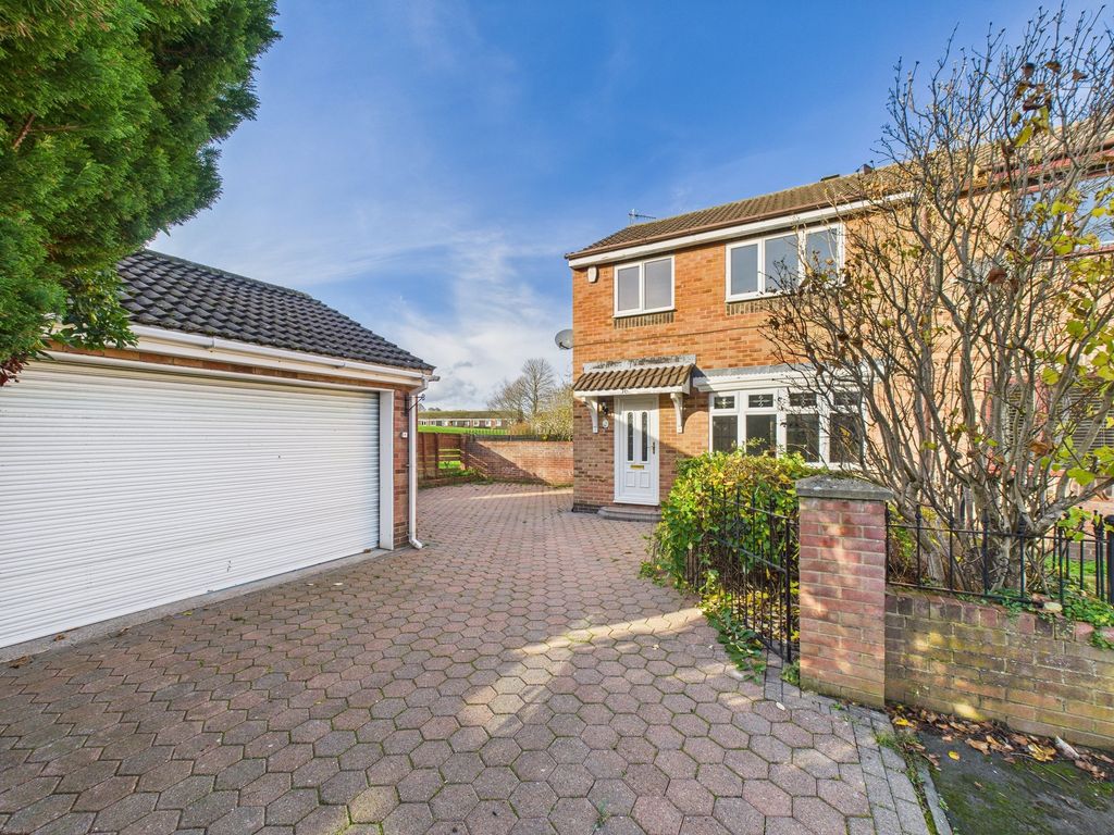 Property photo 1 of 13 External