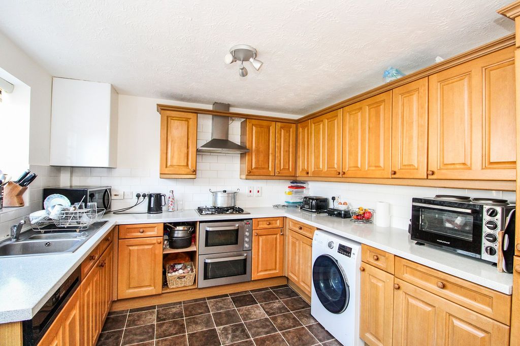 Property photo 2 of 13 Kitchen