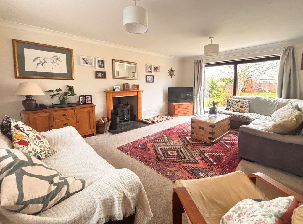 Property photo 2 of 16 Sitting Room 1