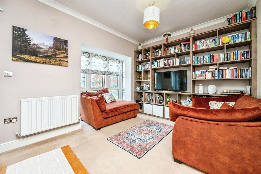 Property photo 3 of 20 Living Room