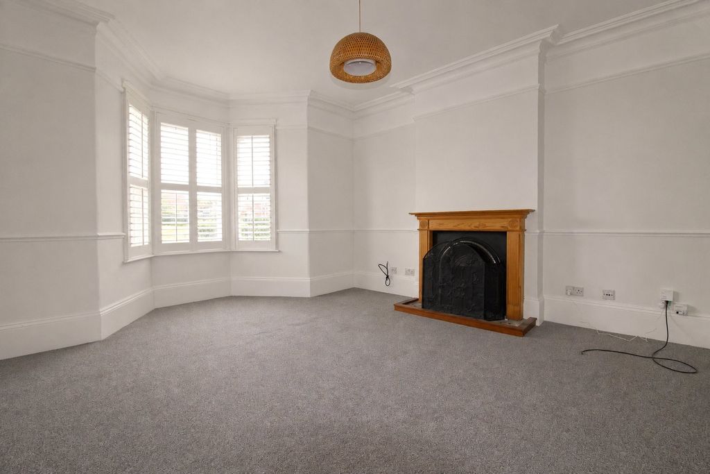Property photo 3 of 30 Picture No. 32