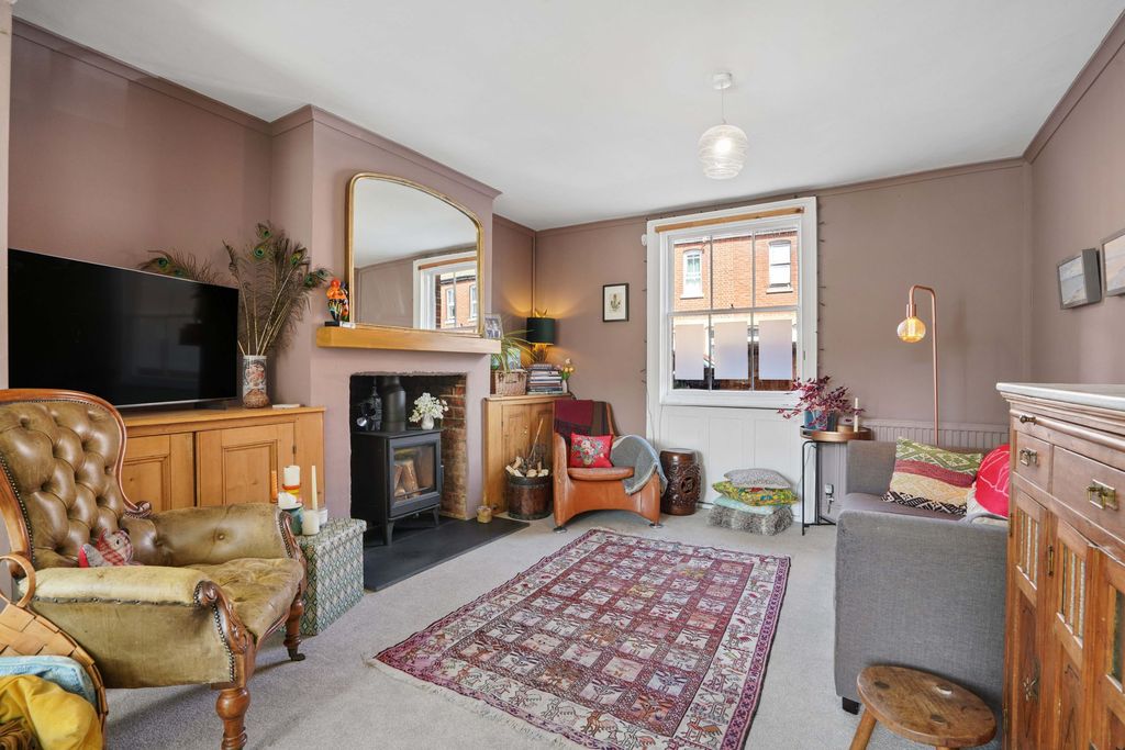 Property photo 2 of 25