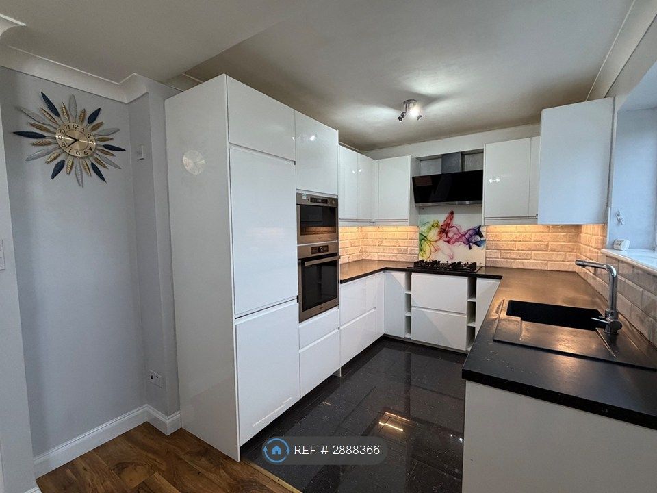 Property photo 1 of 35