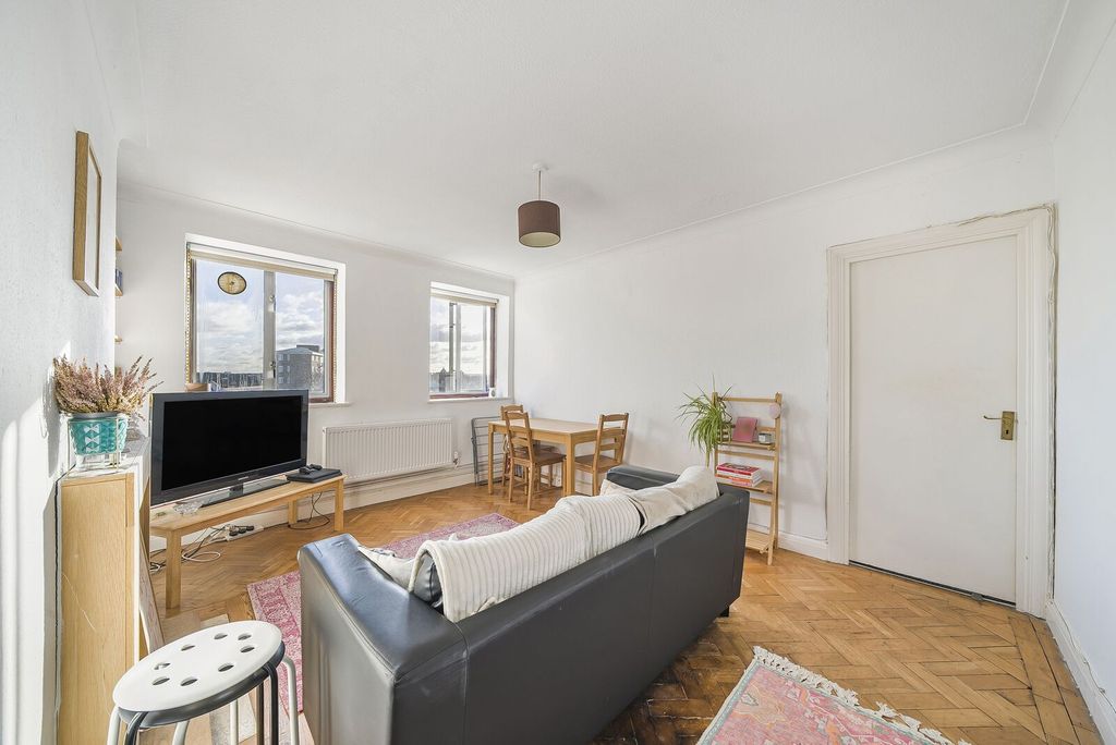 Property photo 3 of 12