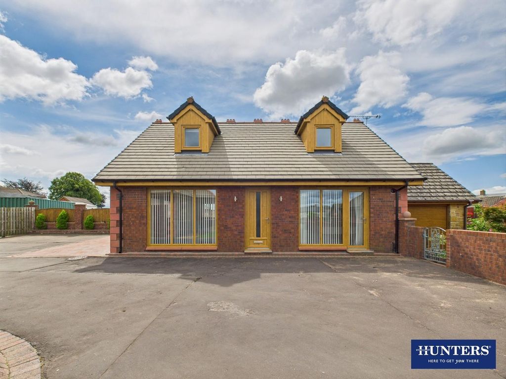 Property photo 1 of 21 Frontage