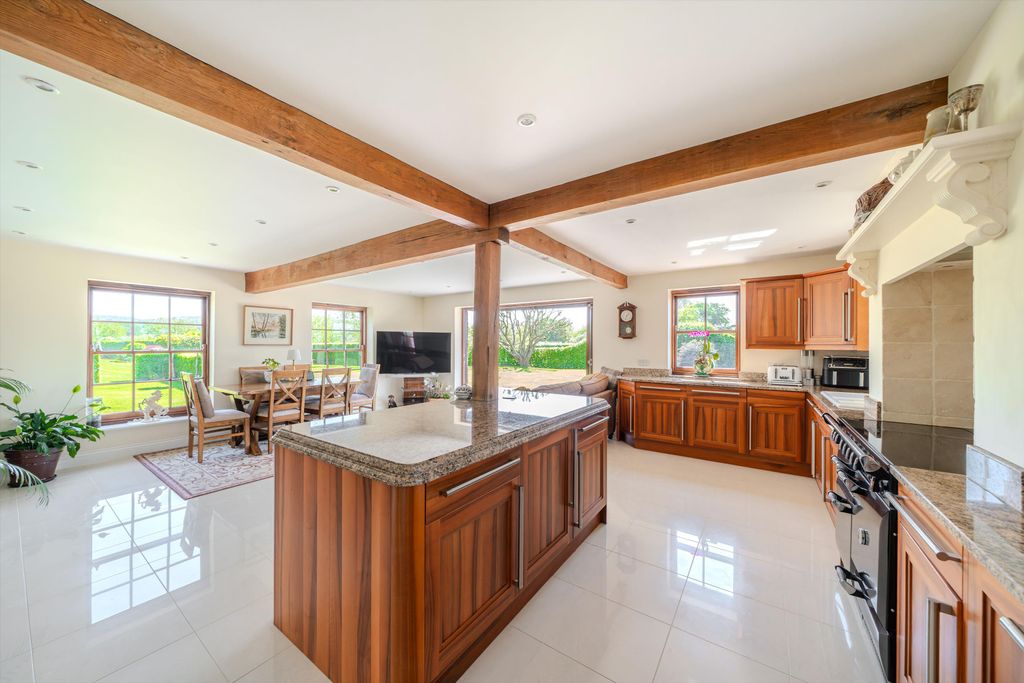 Property photo 3 of 39 Image